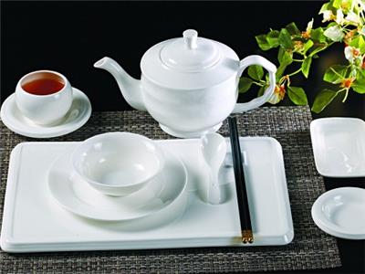 新買的陶瓷餐具，怎麽使用(yòng)才更安全？