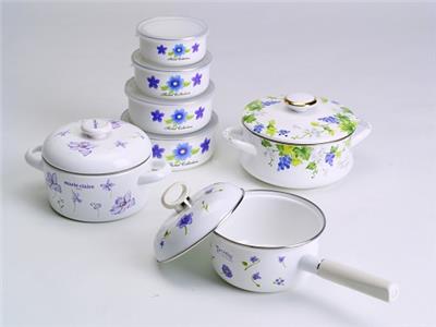使用(yòng)搪瓷廚具的注意事(shì)項